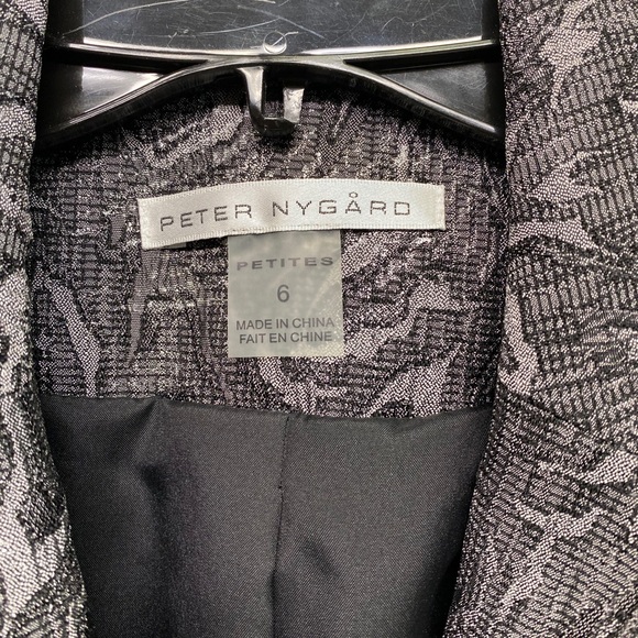 Like new! Silver Blazer 6P - Picture 2 of 3